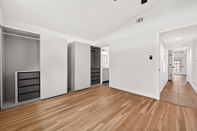 5422 Hummingbird Street, Houston, TX 77096