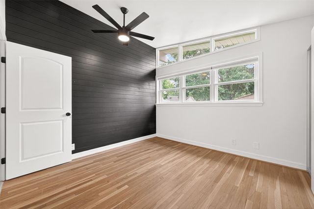 5422 Hummingbird Street, Houston, TX 77096