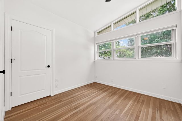 5422 Hummingbird Street, Houston, TX 77096