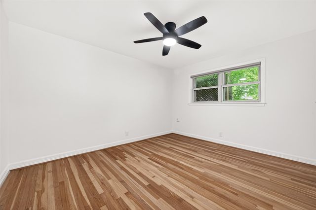 5422 Hummingbird Street, Houston, TX 77096