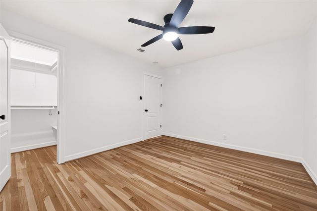5422 Hummingbird Street, Houston, TX 77096