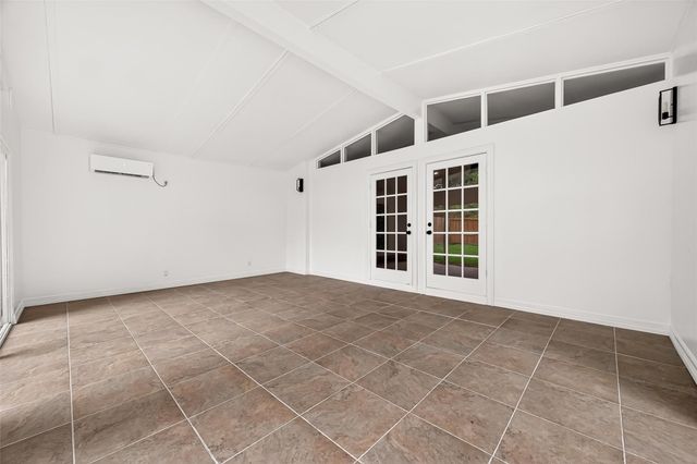 5422 Hummingbird Street, Houston, TX 77096