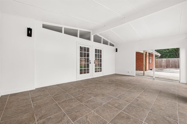 5422 Hummingbird Street, Houston, TX 77096