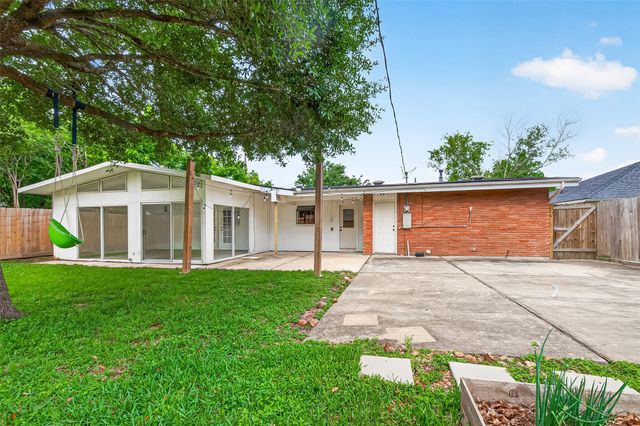 5422 Hummingbird Street, Houston, TX 77096