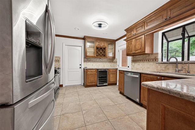 5422 Hummingbird Street, Houston, TX 77096