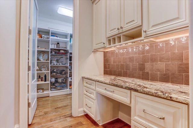 9258 ENCLAVE GREEN LN E, Germantown, TN 38139