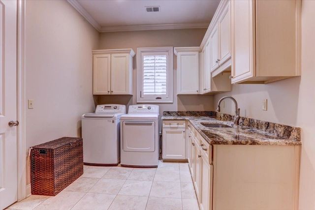 9258 ENCLAVE GREEN LN E, Germantown, TN 38139