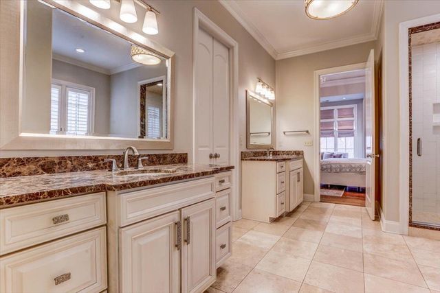 9258 ENCLAVE GREEN LN E, Germantown, TN 38139