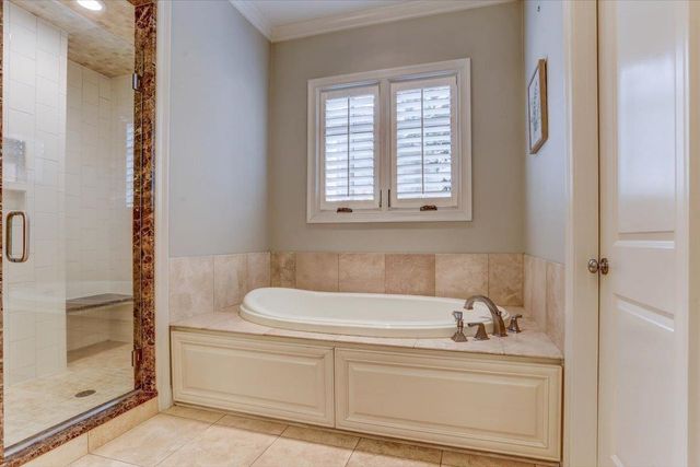 9258 ENCLAVE GREEN LN E, Germantown, TN 38139