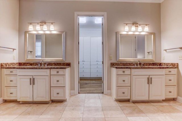 9258 ENCLAVE GREEN LN E, Germantown, TN 38139