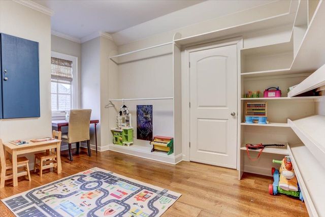 9258 ENCLAVE GREEN LN E, Germantown, TN 38139