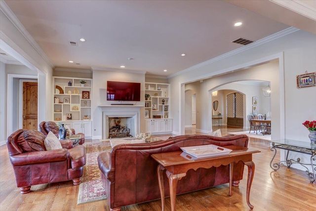 9258 ENCLAVE GREEN LN E, Germantown, TN 38139