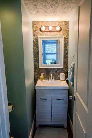 6614 Winbarr Way, Canal Winchester, OH 43110