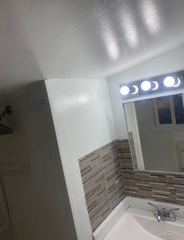 800 Mackinaw Street, Saginaw, MI 48602