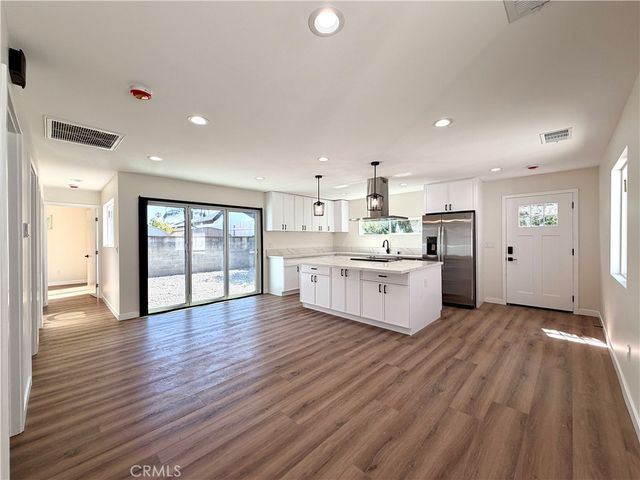 18756 Cohasset Street, Reseda, CA 91335