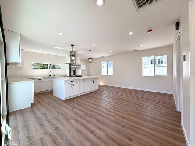 18756 Cohasset Street, Reseda, CA 91335