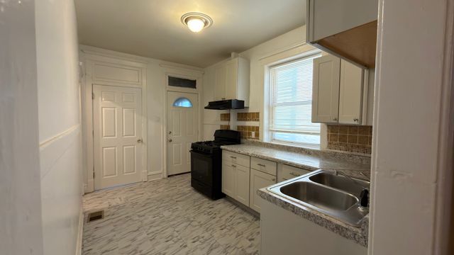 3912 W Jackson Boulevard, Chicago, IL 60624