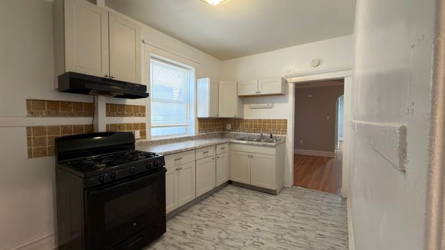 3912 W Jackson Boulevard, Chicago, IL 60624