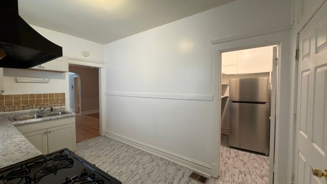 3912 W Jackson Boulevard, Chicago, IL 60624
