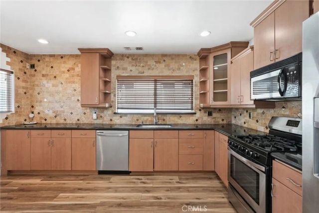 1353 Thompson Avenue, Glendale, CA 91201