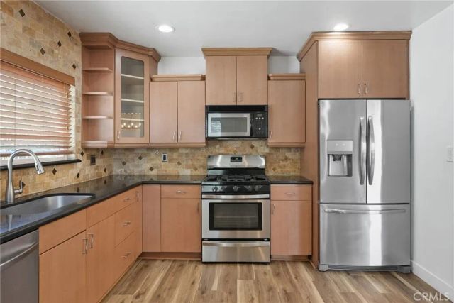 1353 Thompson Avenue, Glendale, CA 91201
