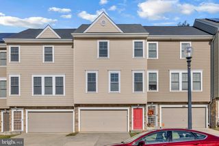 437 WOODCREST DR SE, Washington, DC 20032