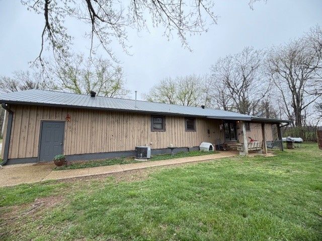 2575 Spur Rd, Decherd, TN 37324