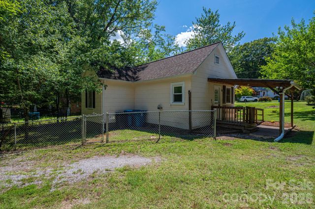 214 23rd Street NW, Hickory, NC 28601