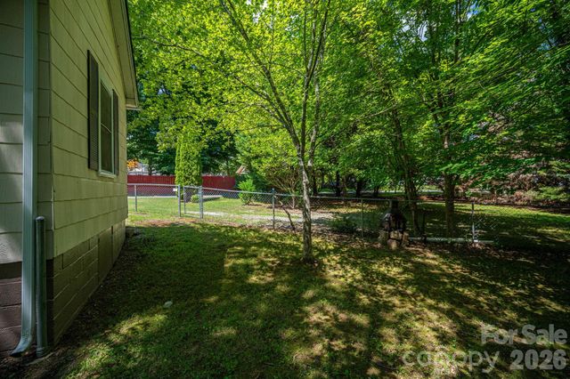 214 23rd Street NW, Hickory, NC 28601