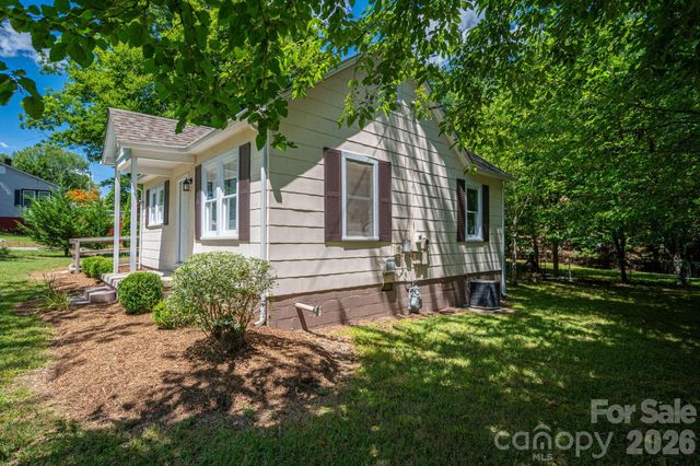 214 23rd Street NW, Hickory, NC 28601