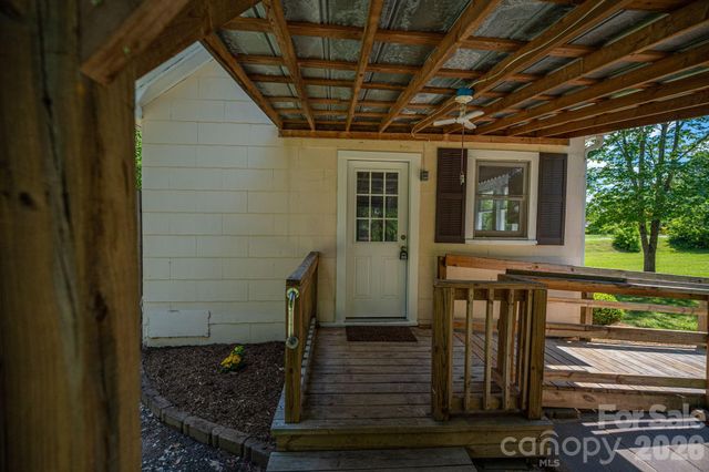 214 23rd Street NW, Hickory, NC 28601
