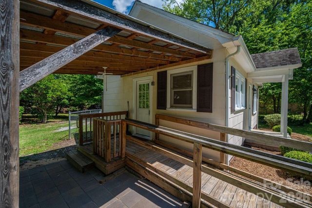 214 23rd Street NW, Hickory, NC 28601