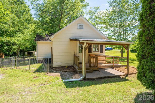 214 23rd Street NW, Hickory, NC 28601