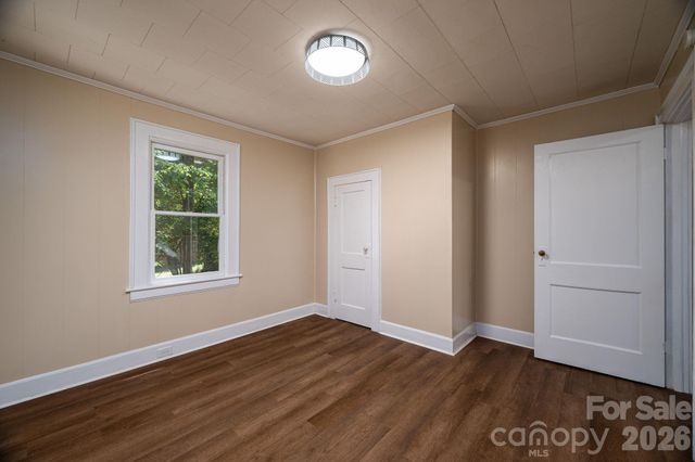 214 23rd Street NW, Hickory, NC 28601