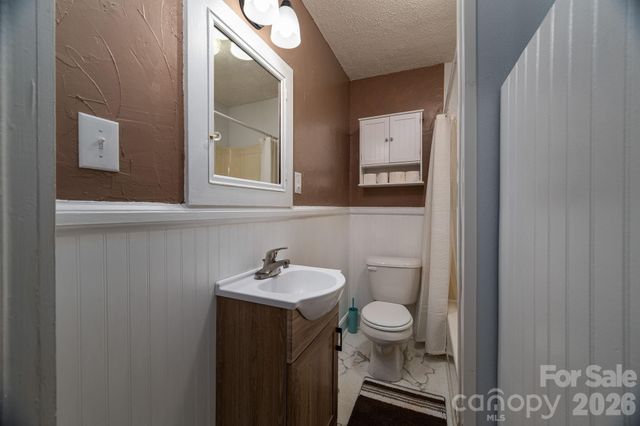 214 23rd Street NW, Hickory, NC 28601