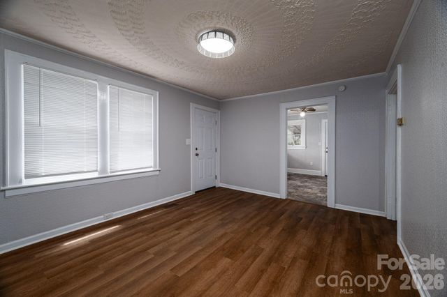 214 23rd Street NW, Hickory, NC 28601