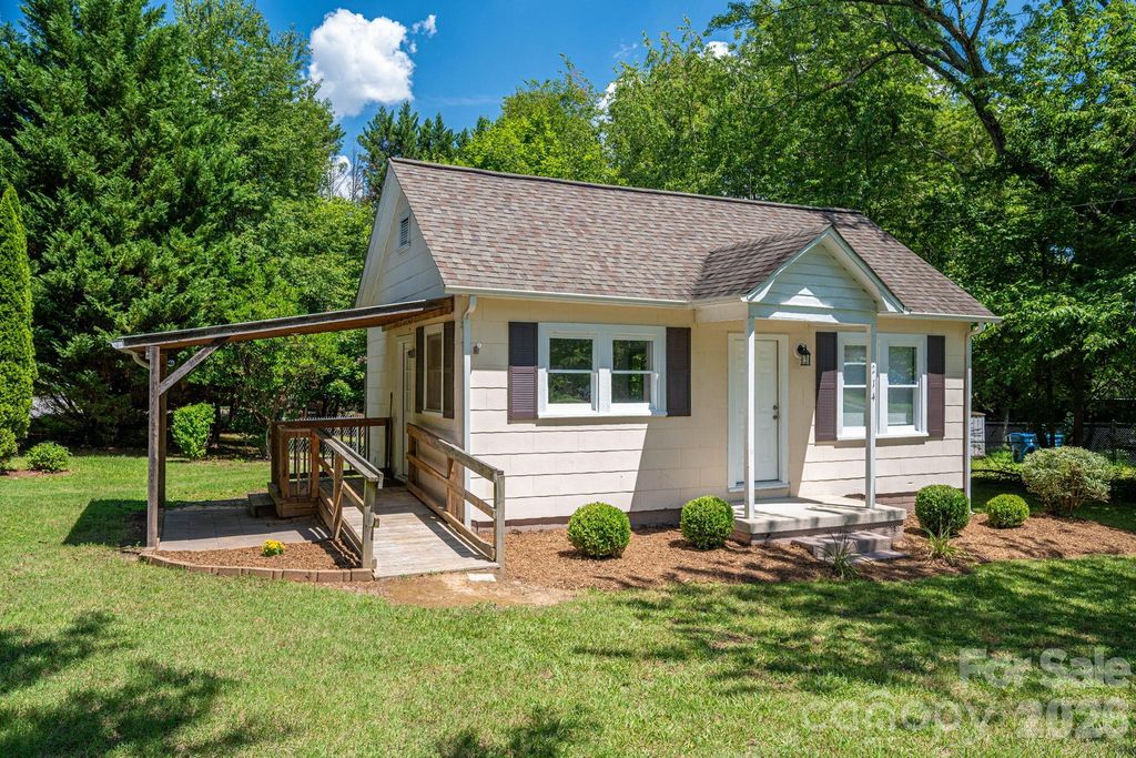 214 23rd Street NW, Hickory, NC 28601