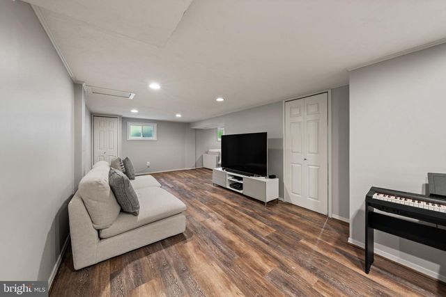 9809 BACON CT, Fairfax, VA 22032