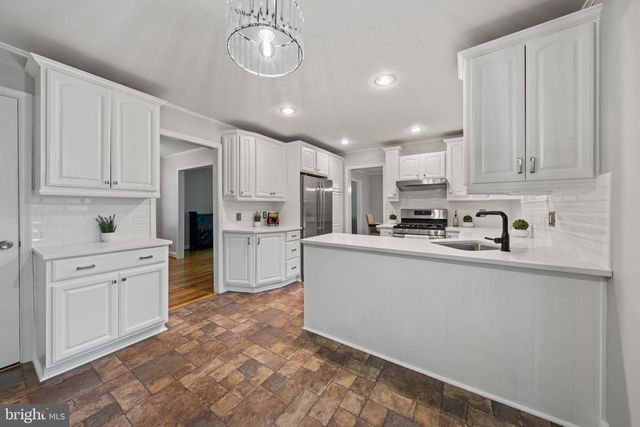 9809 BACON CT, Fairfax, VA 22032