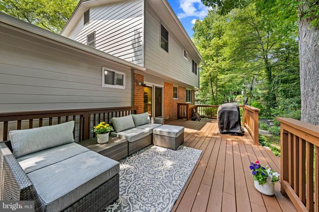 9809 BACON CT, Fairfax, VA 22032