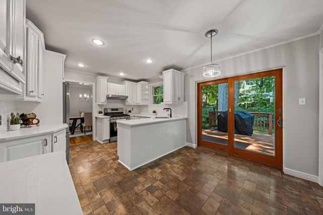 9809 BACON CT, Fairfax, VA 22032