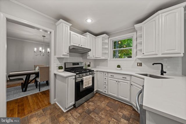 9809 BACON CT, Fairfax, VA 22032