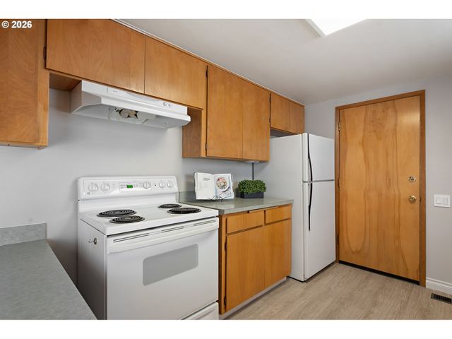 16375 Sw ROYALTY Pkwy, King City, OR 97224