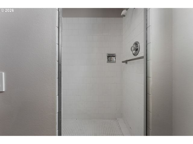 16375 Sw ROYALTY Pkwy, King City, OR 97224