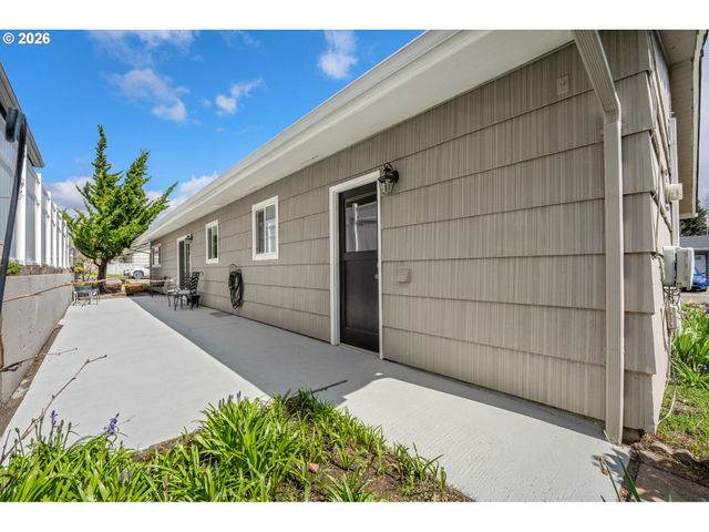 16375 Sw ROYALTY Pkwy, King City, OR 97224