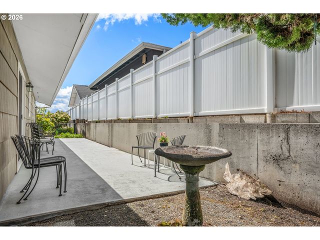 16375 Sw ROYALTY Pkwy, King City, OR 97224