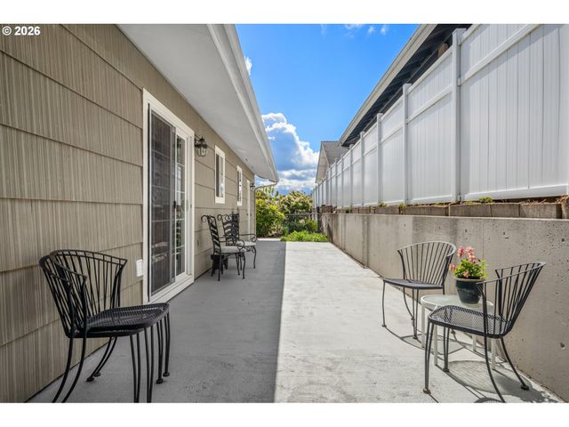 16375 Sw ROYALTY Pkwy, King City, OR 97224