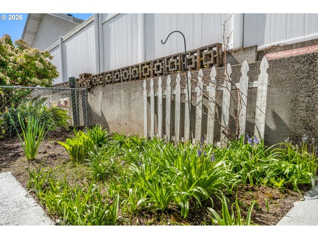 16375 Sw ROYALTY Pkwy, King City, OR 97224