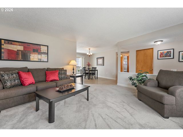 16375 Sw ROYALTY Pkwy, King City, OR 97224