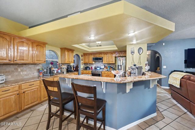 554 SHADOW WILLOW Drive, El Paso, TX 79922